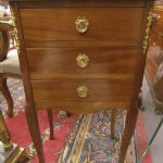 696 1676 CHEST OF DRAWERS
